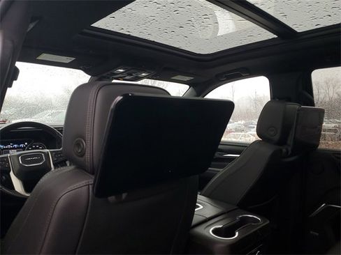 Used 2021 GMC Yukon Denali w/ Denali Ultimate Package image 10