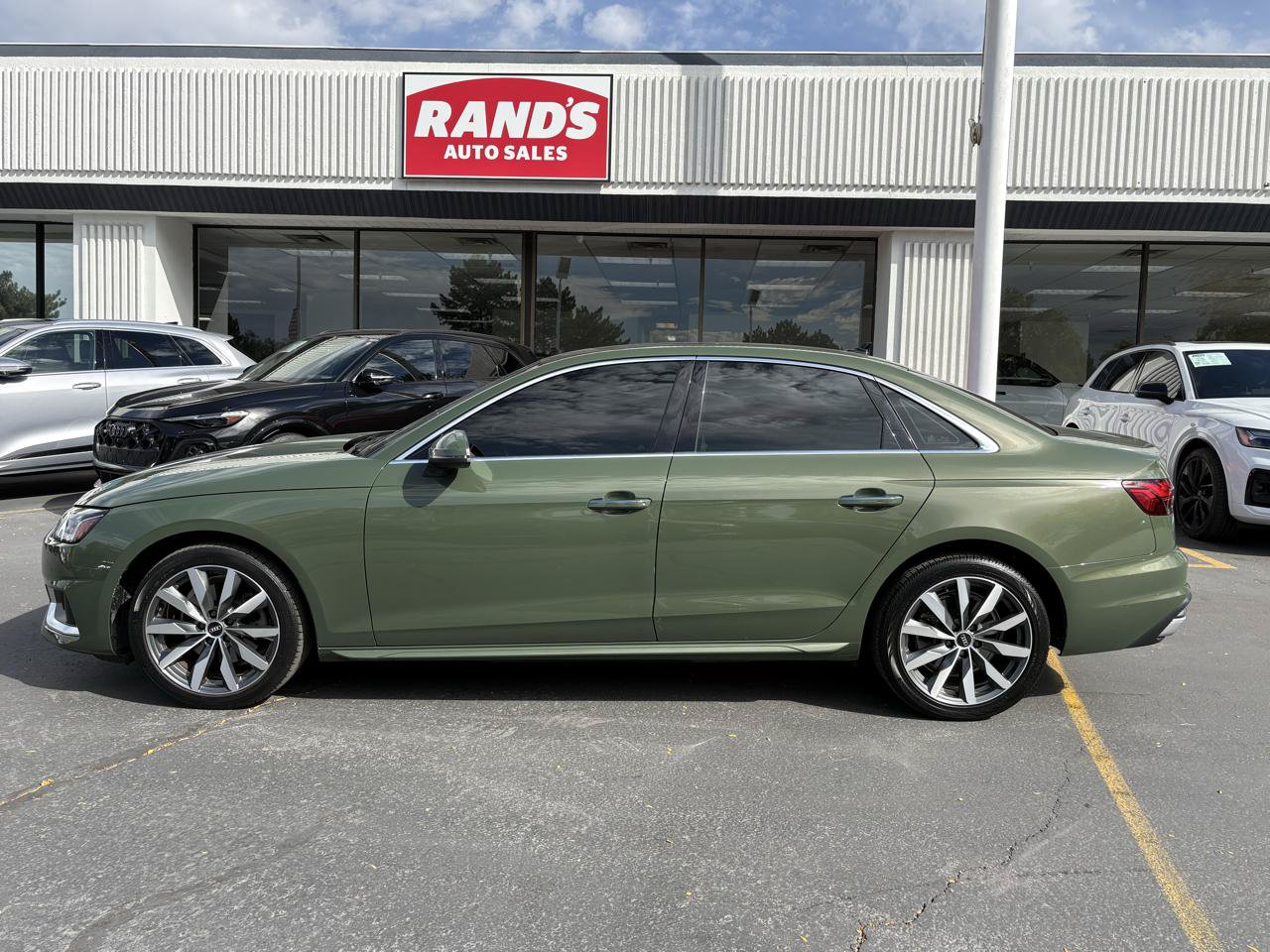 Used 2023 Audi A4 2.0T Premium w/ Convenience Package AWD/4WD image 16
