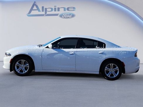 Used 2022 Dodge Charger SXT image 2