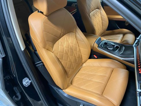 Used 2023 BMW X7 xDrive40i w/ Premium Package image 22