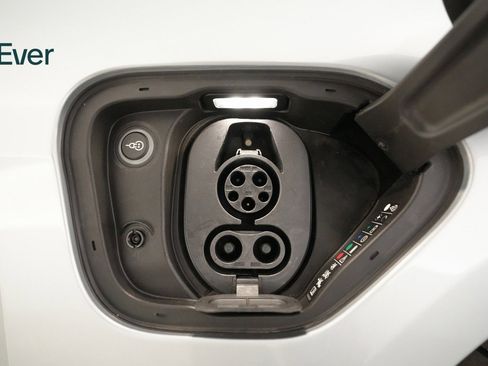 Used 2020 Porsche Taycan 4S image 25