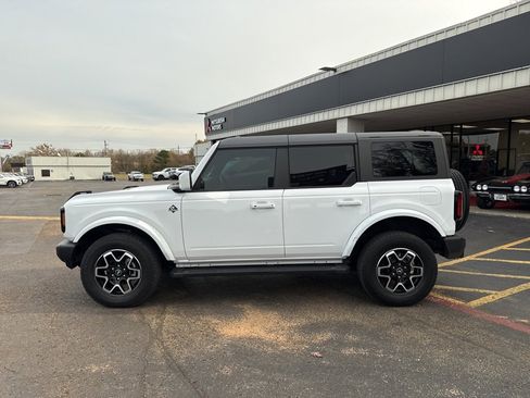 Used 2024 Ford Bronco Outer Banks image 10