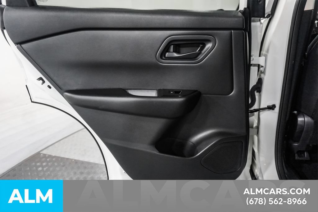 Used 2024 Nissan Rogue S FWD image 49