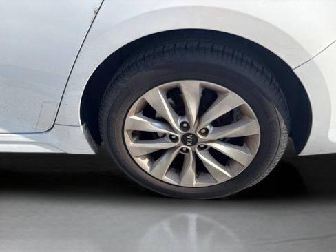 Used 2018 Kia Optima EX w/ Premium Package FWD image 29