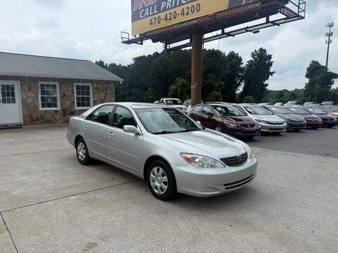 Used 2004 Toyota Camry SE FWD image 9