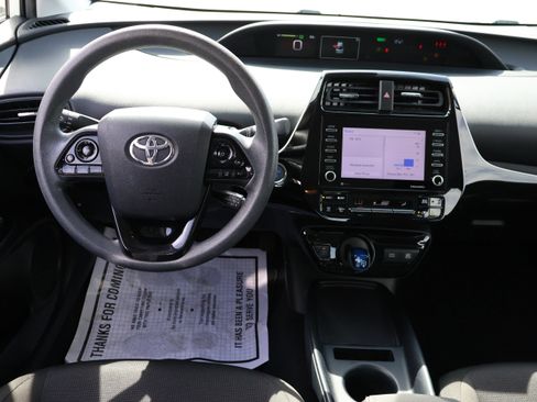 Used 2021 Toyota Prius L Eco FWD image 19