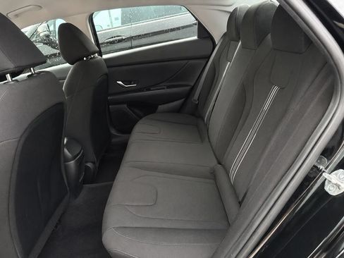 Used 2024 Hyundai Elantra SEL FWD image 9