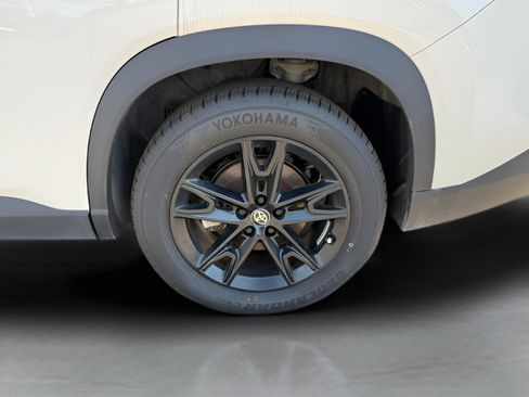 Used 2024 Toyota Grand Highlander AWD image 25
