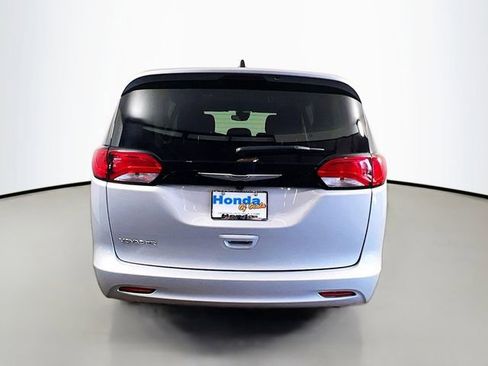 Used 2024 Chrysler Voyager LX image 21