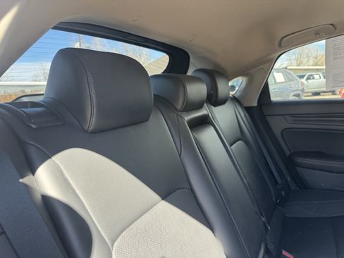 Used 2024 Honda Civic EX-L image 18
