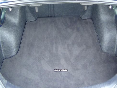 Used 2025 Nissan Altima 2.5 SV image 10