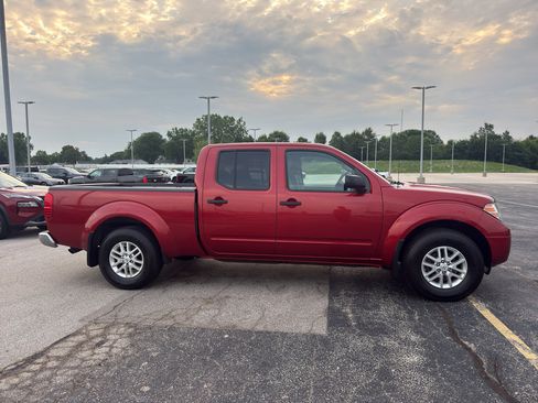 Used 2015 Nissan Frontier SV w/ SV Value Truck Package AWD/4WD image 4