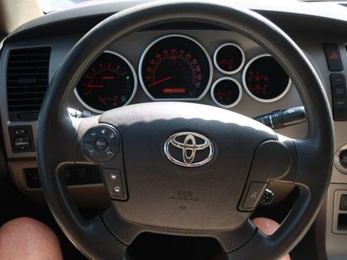 Used 2010 Toyota Tundra 4x4 Double Cab image 17