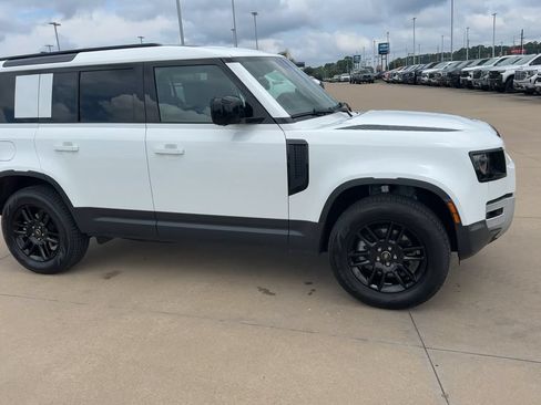 Used 2025 Land Rover Defender 110 S AWD/4WD image 9