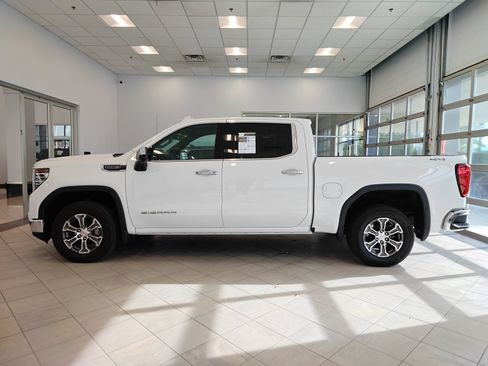 Used 2025 GMC Sierra 1500 SLT AWD/4WD image 5