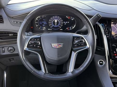 Used 2018 Cadillac Escalade Platinum image 11