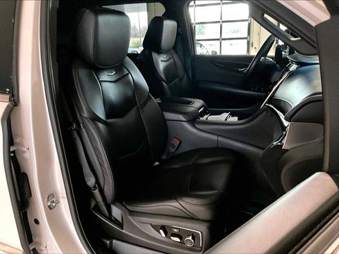 Used 2018 Cadillac Escalade ESV Platinum image 22