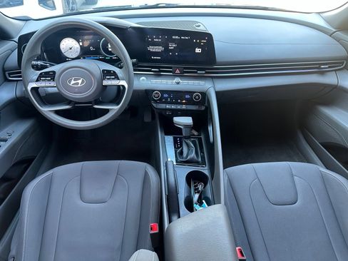 Used 2024 Hyundai Elantra SEL FWD image 9