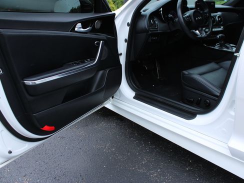Used 2022 Kia Stinger GT-Line w/ Sun & Sound Package AWD/4WD image 13