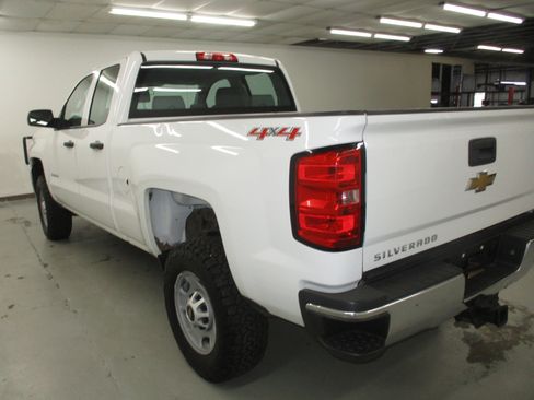 Used 2015 Chevrolet Silverado 2500 W/T AWD/4WD image 11
