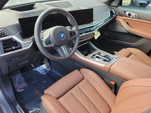 New 2026 BMW X5 xDrive50e w/ M Sport Package AWD/4WD image 18