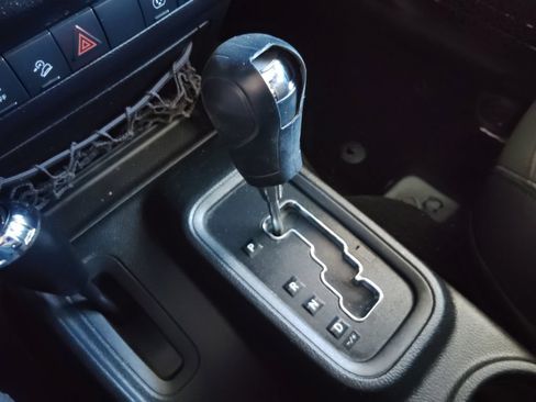 Used 2017 Jeep Wrangler Unlimited Sport AWD/4WD image 23