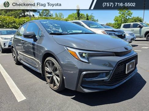 Used 2024 Toyota Corolla SE w/ SE Premium Package FWD image 3
