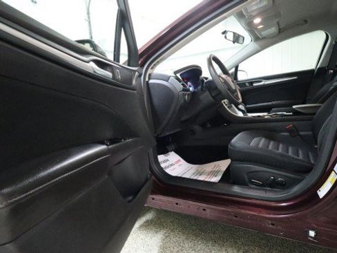 Used 2013 Ford Fusion SE FWD image 9
