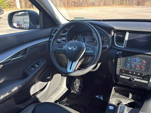 Certified 2025 INFINITI QX50 Luxe image 13