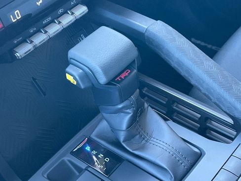 Used 2025 Toyota Tacoma TRD Sport image 17