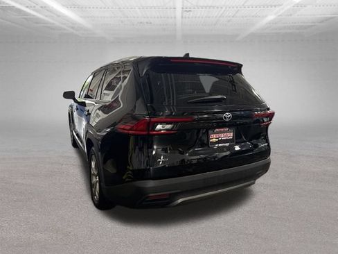 Used 2025 Toyota Grand Highlander AWD image 5