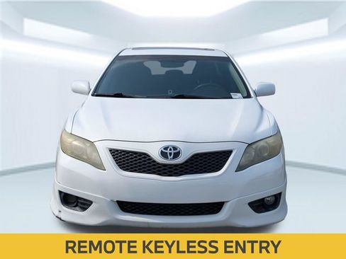 Used 2011 Toyota Camry SE FWD image 10