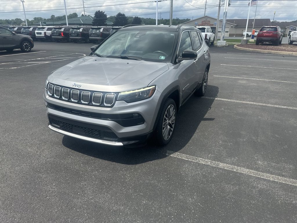 Used 2022 Jeep Compass Limited w/ Elite Group AWD/4WD image 4