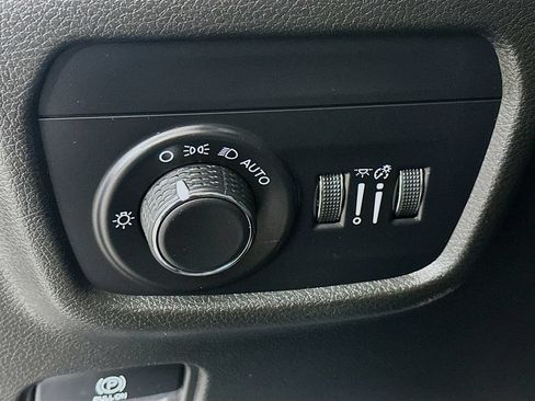 Certified 2022 Jeep Grand Cherokee L Laredo w/ Luxury Tech Group I AWD/4WD image 18