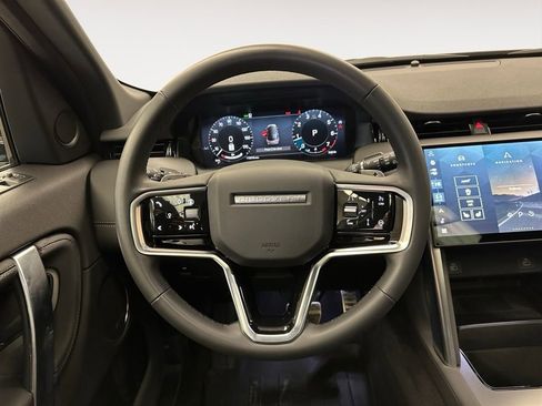 Used 2025 Land Rover Discovery Sport Dynamic SE image 21