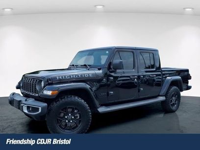 Used 2025 Jeep Gladiator Sport