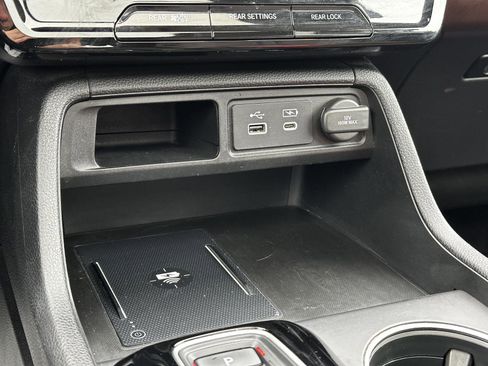 Certified 2024 Honda Pilot Elite image 31