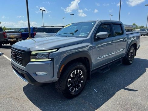 Used 2022 Nissan Frontier PRO-4X w/ Technology Package AWD/4WD image 3