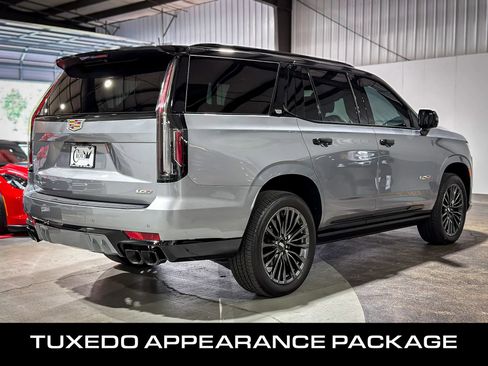 Used 2024 Cadillac Escalade V AWD/4WD image 5