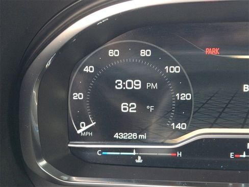 Used 2023 GMC Yukon SLT image 10