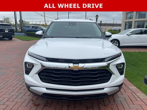 Used 2026 Chevrolet TrailBlazer LT w/ Convenience Package AWD/4WD image 3