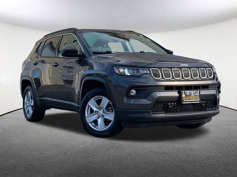 Used 2022 Jeep Compass Latitude w/ Convenience Group image 2