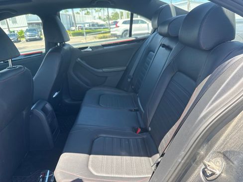 Used 2017 Volkswagen Jetta GLI FWD image 9