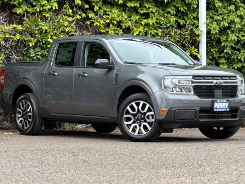 Used 2024 Ford Maverick Lariat AWD/4WD image 1