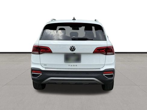 Used 2022 Volkswagen Taos SE FWD image 6