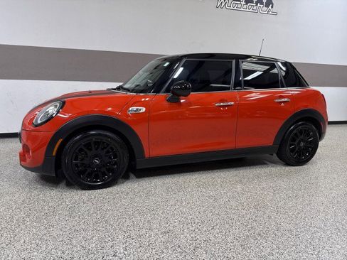 Used 2019 MINI Cooper S w/ Premium Package image 4