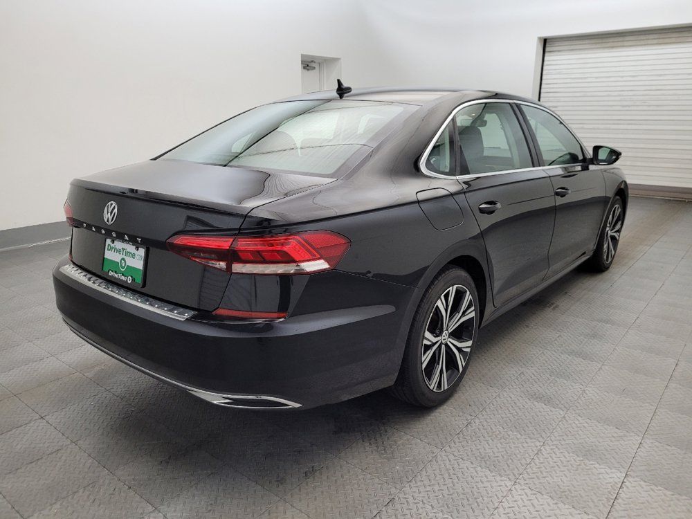 Used 2021 Volkswagen Passat 2.0T SE FWD image 9