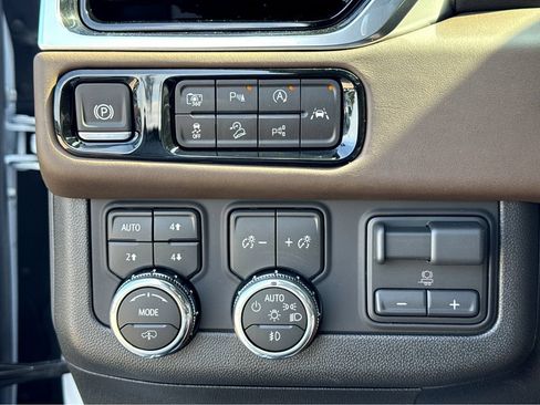 New 2026 GMC Yukon XL Denali Ultimate AWD/4WD image 12
