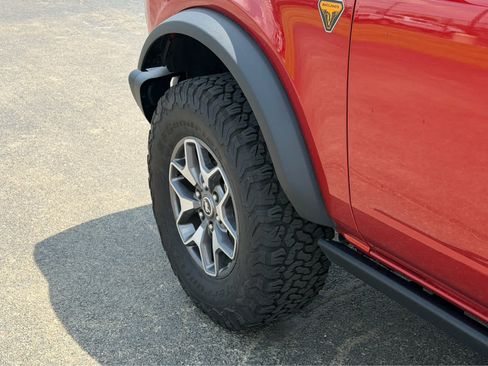 Used 2023 Ford Bronco Badlands AWD/4WD image 6