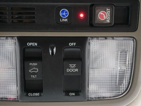 Used 2023 Honda Odyssey Elite image 25